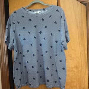 1X blue and white tee shirt.